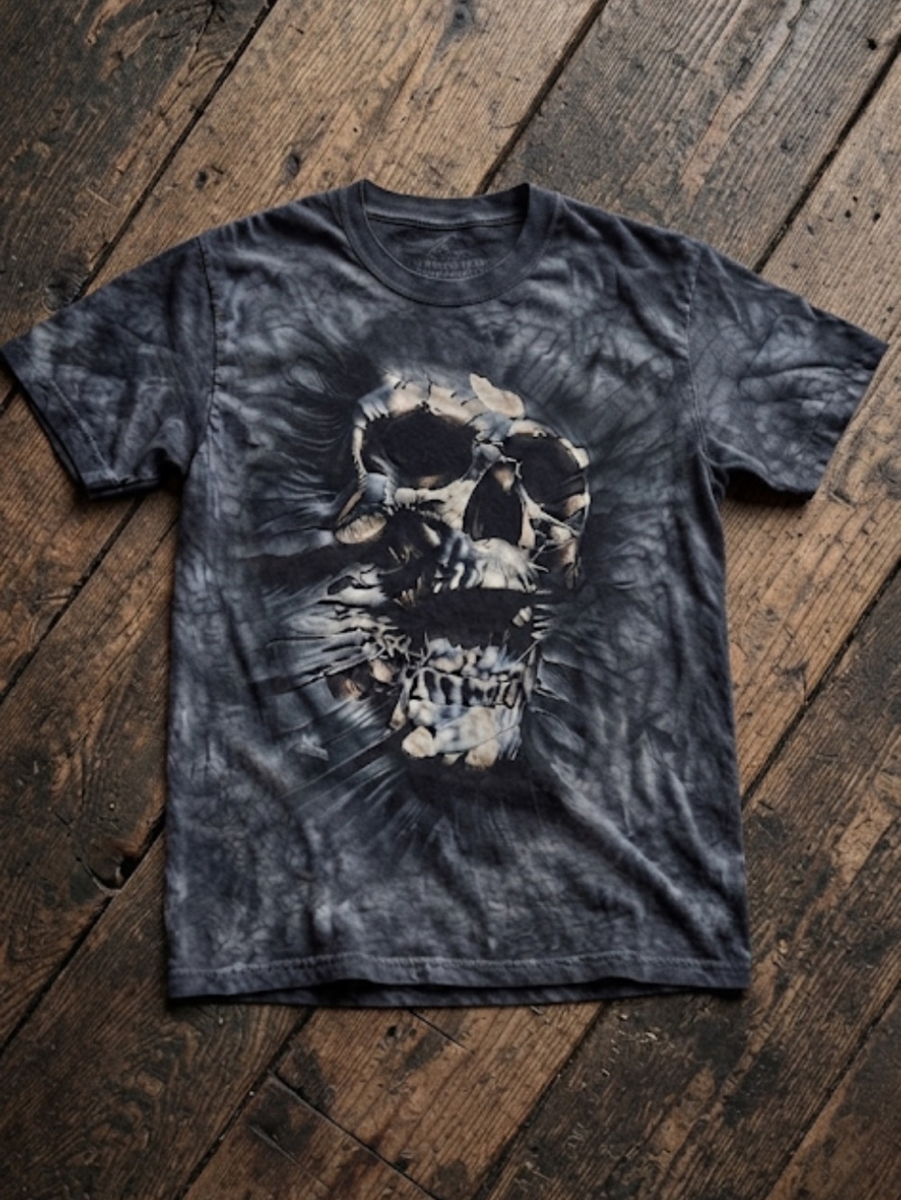 The Mountain Graphic Skull Print Gray Shirt